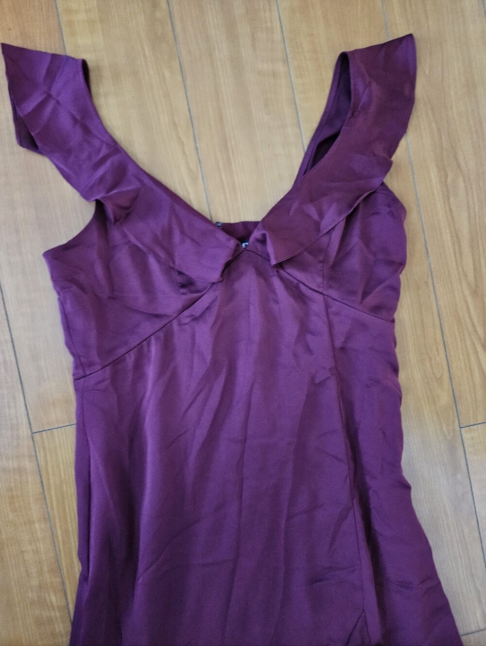 Express DEEP Burgundy Ruffle High-Low Satin Dress Sz Size 10 - Picture 3 of 16